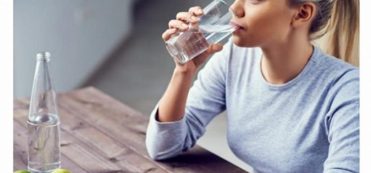 Tips Minum Air Putih dengan Tepat