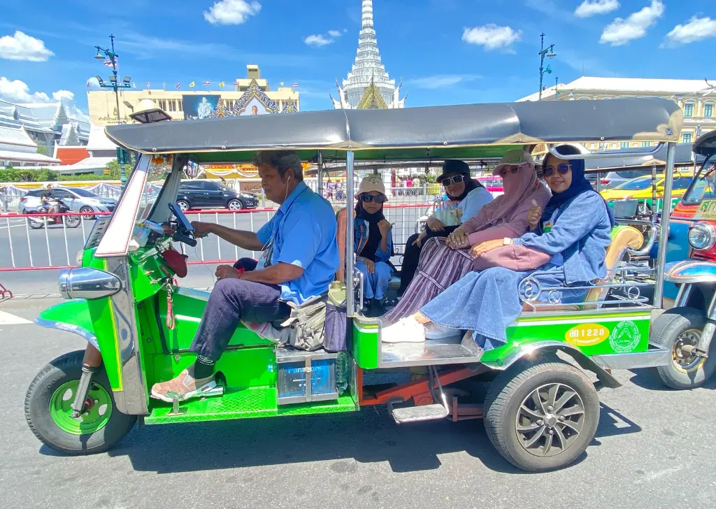 Medion Ajak Pelanggan Liburan ke Thailand 1 Chatuchak