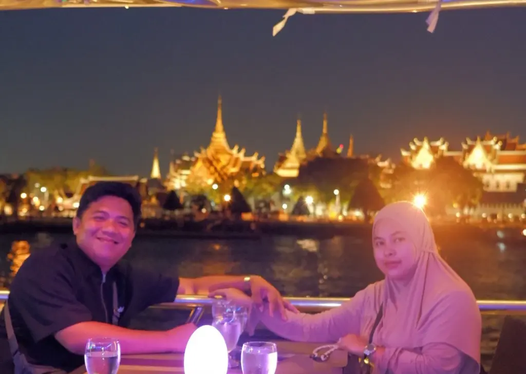 Medion Ajak Pelanggan Liburan ke Thailand 10 dinner at cruise bangkok