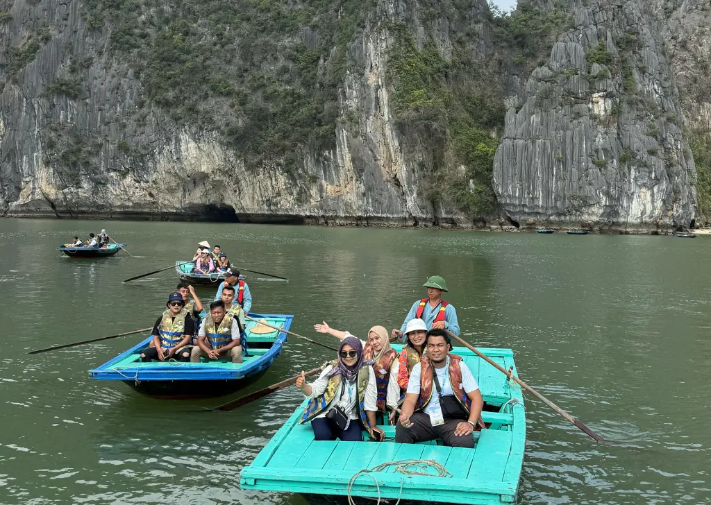 Medion Ajak Pelanggan Menjelajahi Pesona Vietnam 2 medion wisata 1