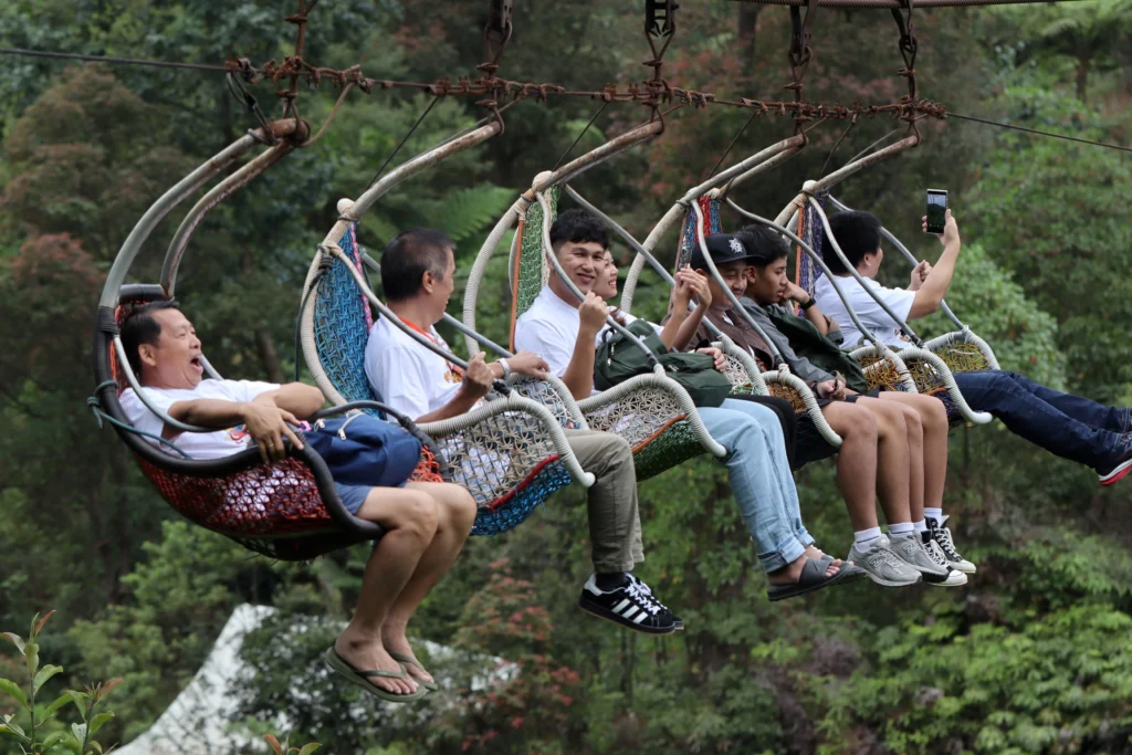 Ciptakan Momen Kebersamaan dengan Pelanggan di Medion Wisata 2025 10 Bandung Aktivitas di Kawah Rengganis